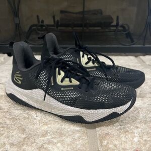 Steph Curry Basketball Shoes size 10/11.5